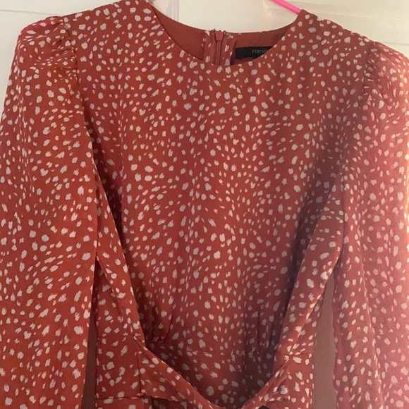 Front tie dotted dress - Picture 3 of 5